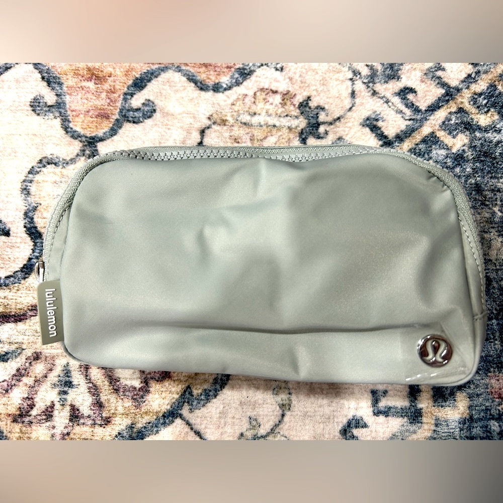 Lululemon belt bag